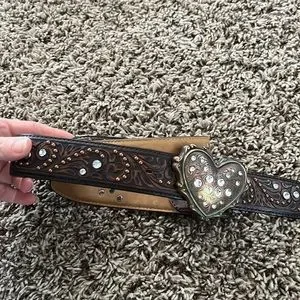 Justin Boots | Accessories | Justin Rhinestone Heart Buckle  display picture 1